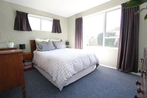 Photo of property in 12 Malabar Crescent, Broomfield, Christchurch, 8042