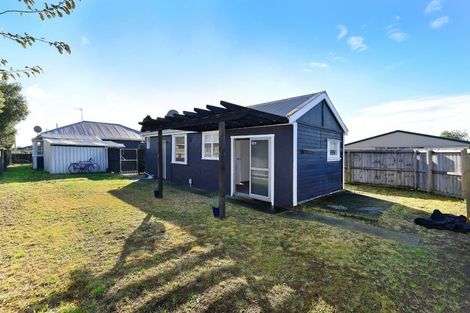 Photo of property in 154 Wainoni Road, Avondale, Christchurch, 8061