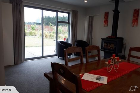 Photo of property in 2 Paradise Way, Amberley, 7410