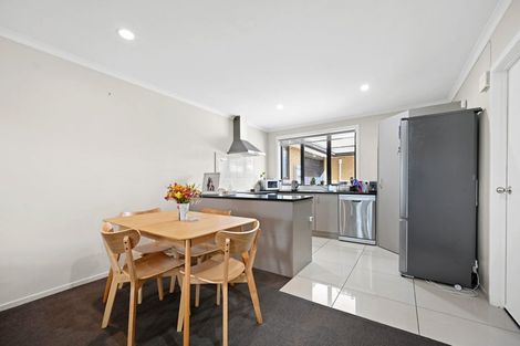 Photo of property in 202 Old Farm Road, Hamilton East, Hamilton, 3216
