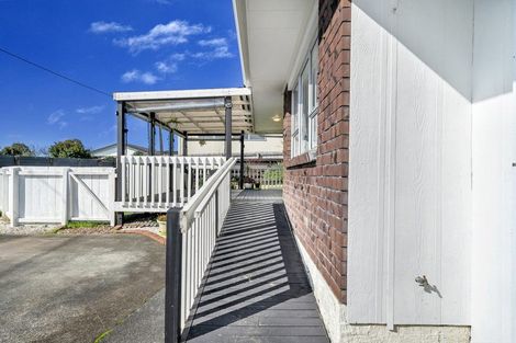 Photo of property in 2/56 Archibald Road, Kelston, Auckland, 0602