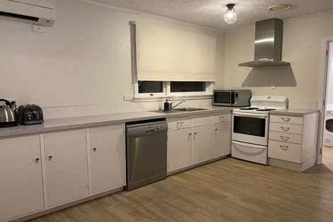 Photo of property in 18 Selwyn Street, Somerfield, Christchurch, 8024