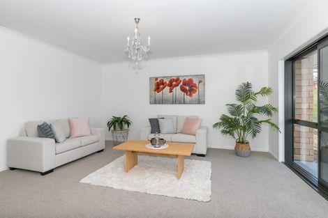 Photo of property in 8 Bosun Place, Te Atatu Peninsula, Auckland, 0610