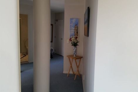 Photo of property in 5c/5 Kent Terrace, Mount Victoria, Wellington, 6011