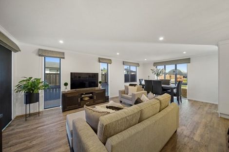 Photo of property in 14 Walter Lawry Road, Paerata, Pukekohe, 2124