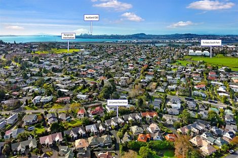 Photo of property in 23 Central Park Drive, Te Atatu South, Auckland, 0610