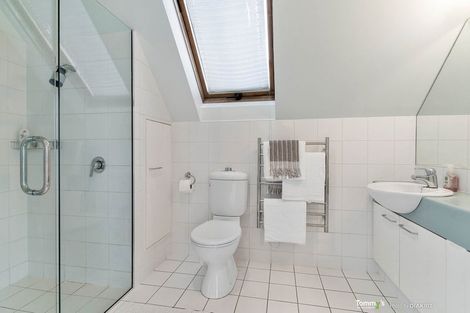 Photo of property in 10 Shalimar Crescent, Khandallah, Wellington, 6035