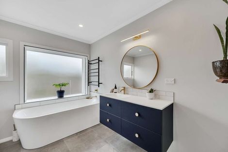 Photo of property in 42 Church Road, Taradale, Napier, 4112