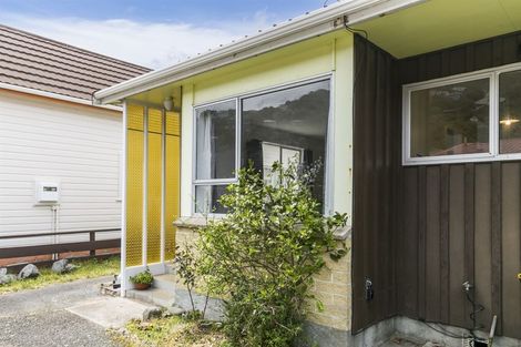 Photo of property in 171f5 Queens Drive, Lyall Bay, Wellington, 6022