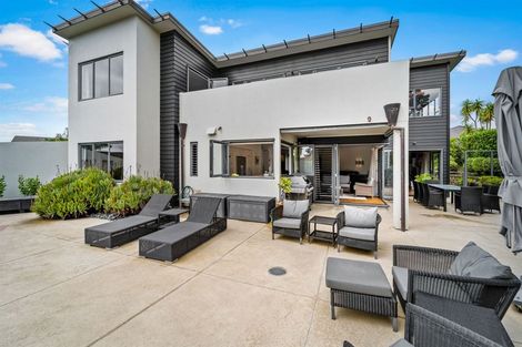 Photo of property in 32 English Oak Drive, Schnapper Rock, Auckland, 0632