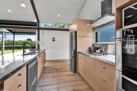 Photo of property in 129 Richmond Road, Brixton, New Plymouth, 4373