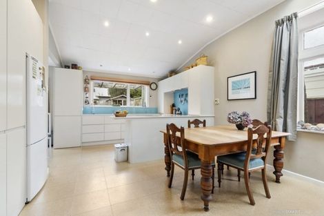 Photo of property in 211 The Parade, Island Bay, Wellington, 6023