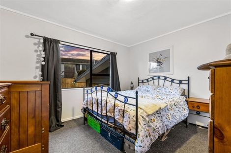 Photo of property in 13 Moxham Grove, Massey, Auckland, 0614
