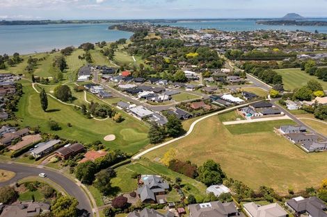 Photo of property in 38 Links View Drive, Omokoroa, 3114