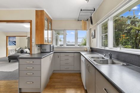 Photo of property in 52 Chester Road, Tawa, Wellington, 5028