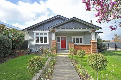 Photo of property in 35 Russell Street, Palmerston North, 4414