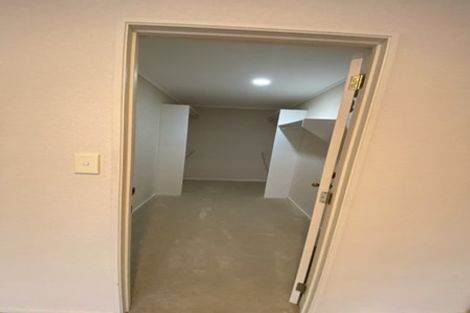 Photo of property in 10 Mullagh Place, East Tamaki Heights, Auckland, 2016