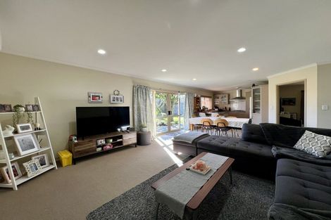 Photo of property in 129 Saint James Drive, Huntington, Hamilton, 3210