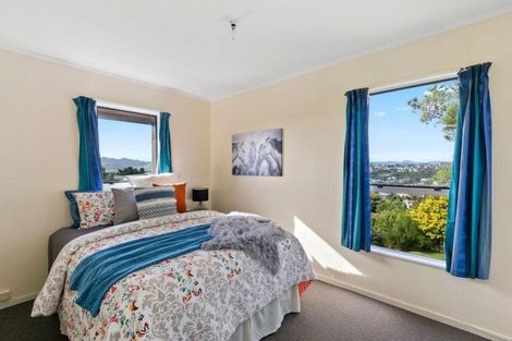 Photo of property in 64 Cunliffe Street, Churton Park, Wellington, 6037