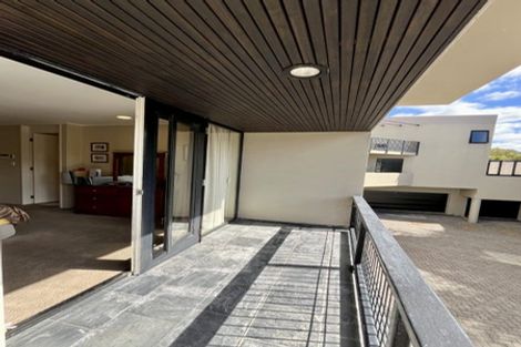 Photo of property in Highwic, 32u2 Hobson Street, Thorndon, Wellington, 6011