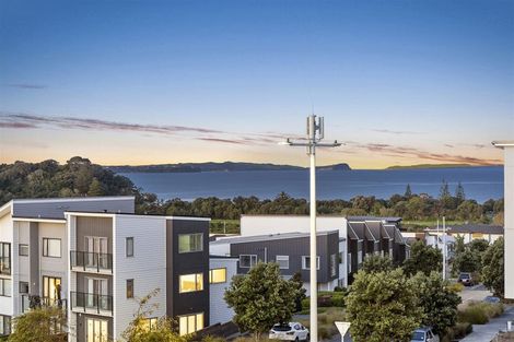 Photo of property in 4 Moki Place, Long Bay, Auckland, 0630