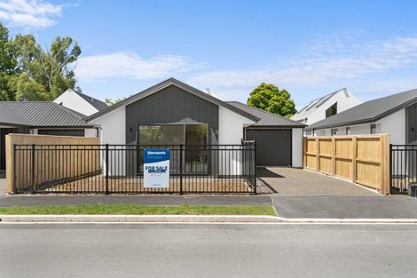 Photo of property in 2/4 Ramore Place, Redwood, 8051