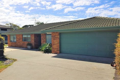 Photo of property in 152 One Tree Point Road, One Tree Point, 0118