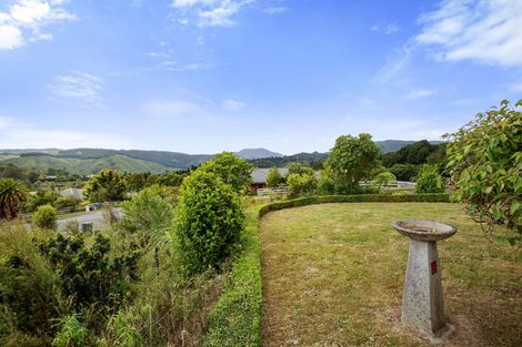 Photo of property in 32 Mount Marua Drive, Timberlea, Upper Hutt, 5018