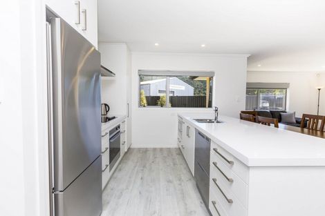 Photo of property in 17 Chalfont Road, Silverstream, Upper Hutt, 5019