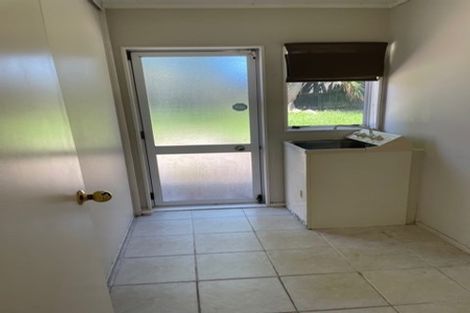 Photo of property in 47 Riverton Drive, Randwick Park, Auckland, 2105