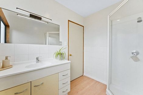 Photo of property in 2/310 Glenvar Road, Torbay, Auckland, 0630