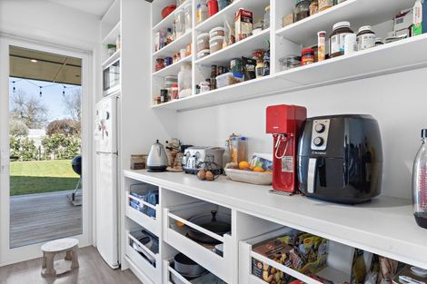 Photo of property in 8 Matai Grove, Greytown, 5712