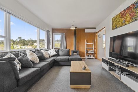 Photo of property in 19 Kashmir Road, Glen Eden, Auckland, 0602