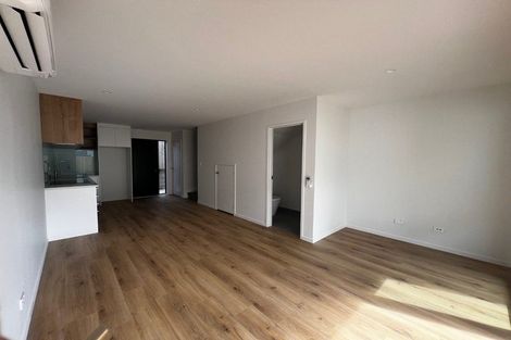 Photo of property in 21 Divich Avenue, Te Atatu South, Auckland, 0610