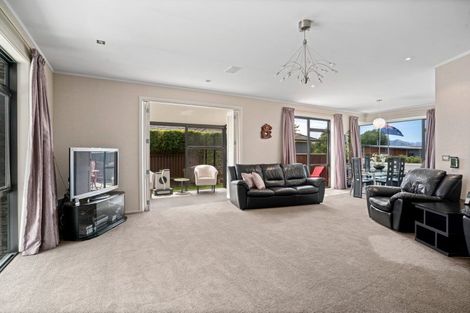 Photo of property in 48 Kelliher Drive, Wanaka, 9305