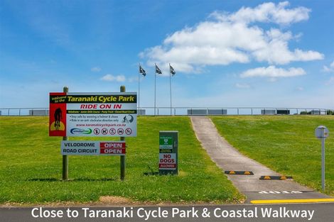 Photo of property in 15 Camellia Avenue, Bell Block, New Plymouth, 4312