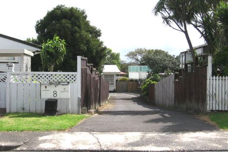 Photo of property in 2/8 Ozich Avenue, Te Atatu South, Auckland, 0610