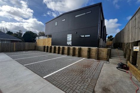 Photo of property in 21 Divich Avenue, Te Atatu South, Auckland, 0610