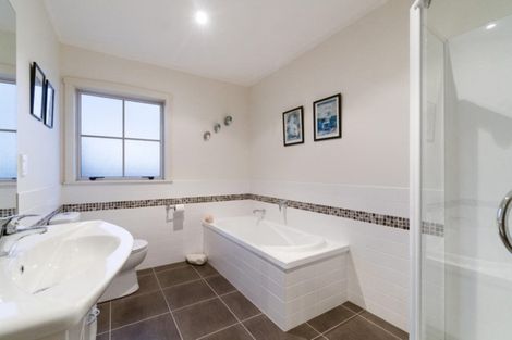 Photo of property in 135c Hutchinson Road, Helensville, 0875