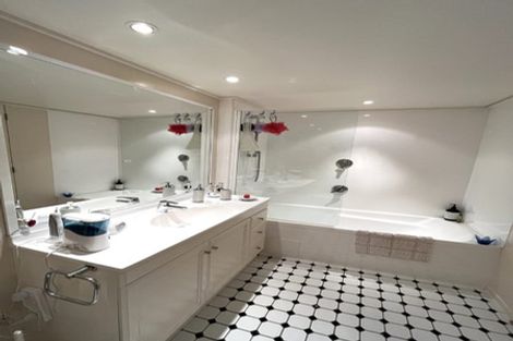 Photo of property in Highwic, 32u2 Hobson Street, Thorndon, Wellington, 6011