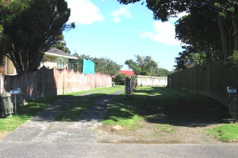 Photo of property in 14 London Street, Te Atatu Peninsula, Auckland, 0610