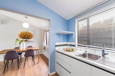 Photo of property in 2/11 Brookfield Road, Te Atatu Peninsula, Auckland, 0610