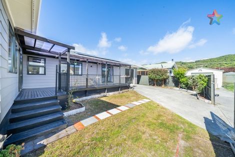 Photo of property in 5b Kilkenny Grove, Wainuiomata, Lower Hutt, 5014