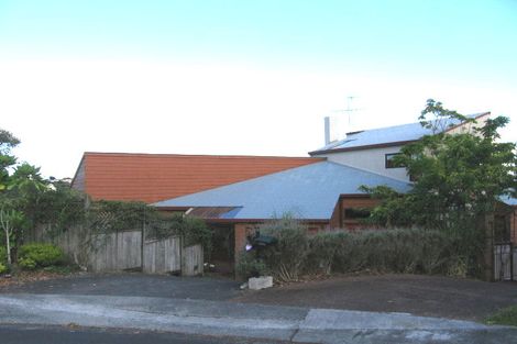 Photo of property in 9 Toi Toi Place, Northcote, Auckland, 0627