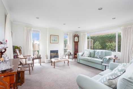Photo of property in 2/12 Gradwell Place, Two Mile Bay, Taupo, 3330