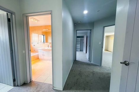 Photo of property in 5 Holsten Place, Massey, Auckland, 0614