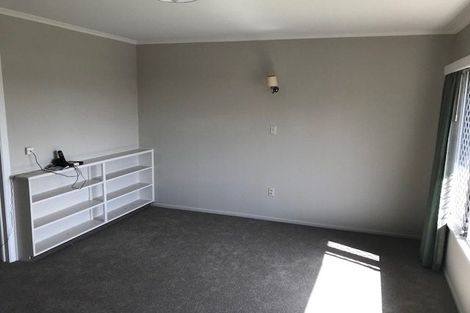 Photo of property in 4a/2 Corrella Road, Belmont, Auckland, 0622