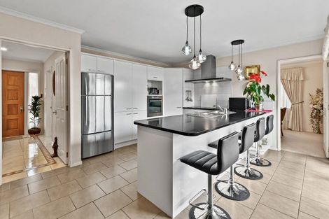 Photo of property in 15 Trossach Place, Wattle Downs, Auckland, 2103