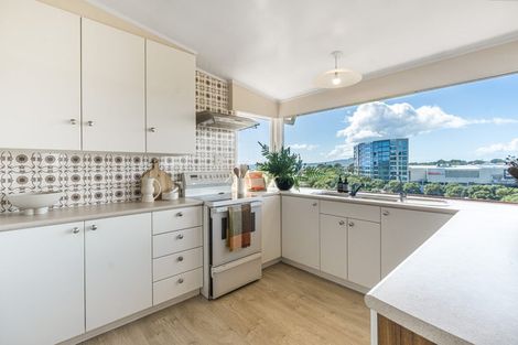Photo of property in 15a Rangitoto Terrace, Milford, Auckland, 0620