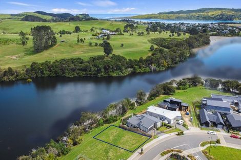 Photo of property in 46 Omahina Street, Raglan, 3225